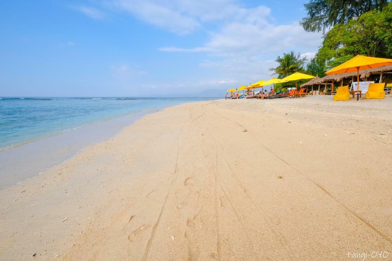 Oyo 1544 Ozzy Cottage & Bungalow Gili Trawangan Exterior photo