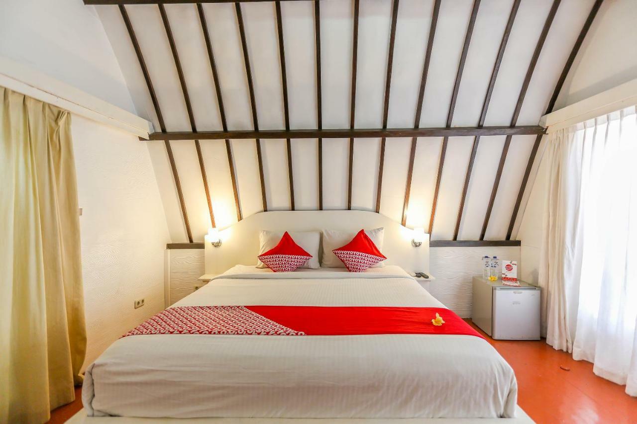 Oyo 1544 Ozzy Cottage & Bungalow Gili Trawangan Exterior photo