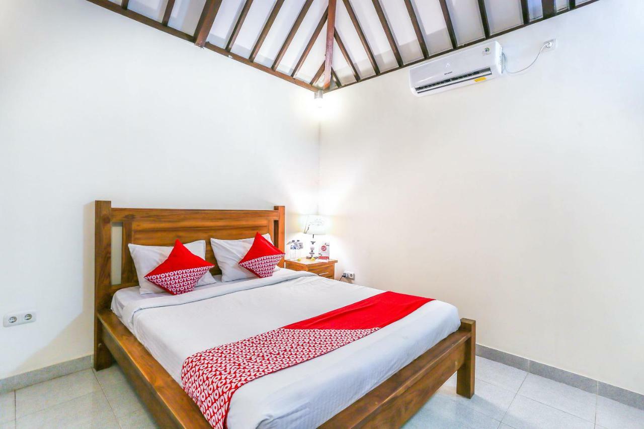 Oyo 1544 Ozzy Cottage & Bungalow Gili Trawangan Exterior photo