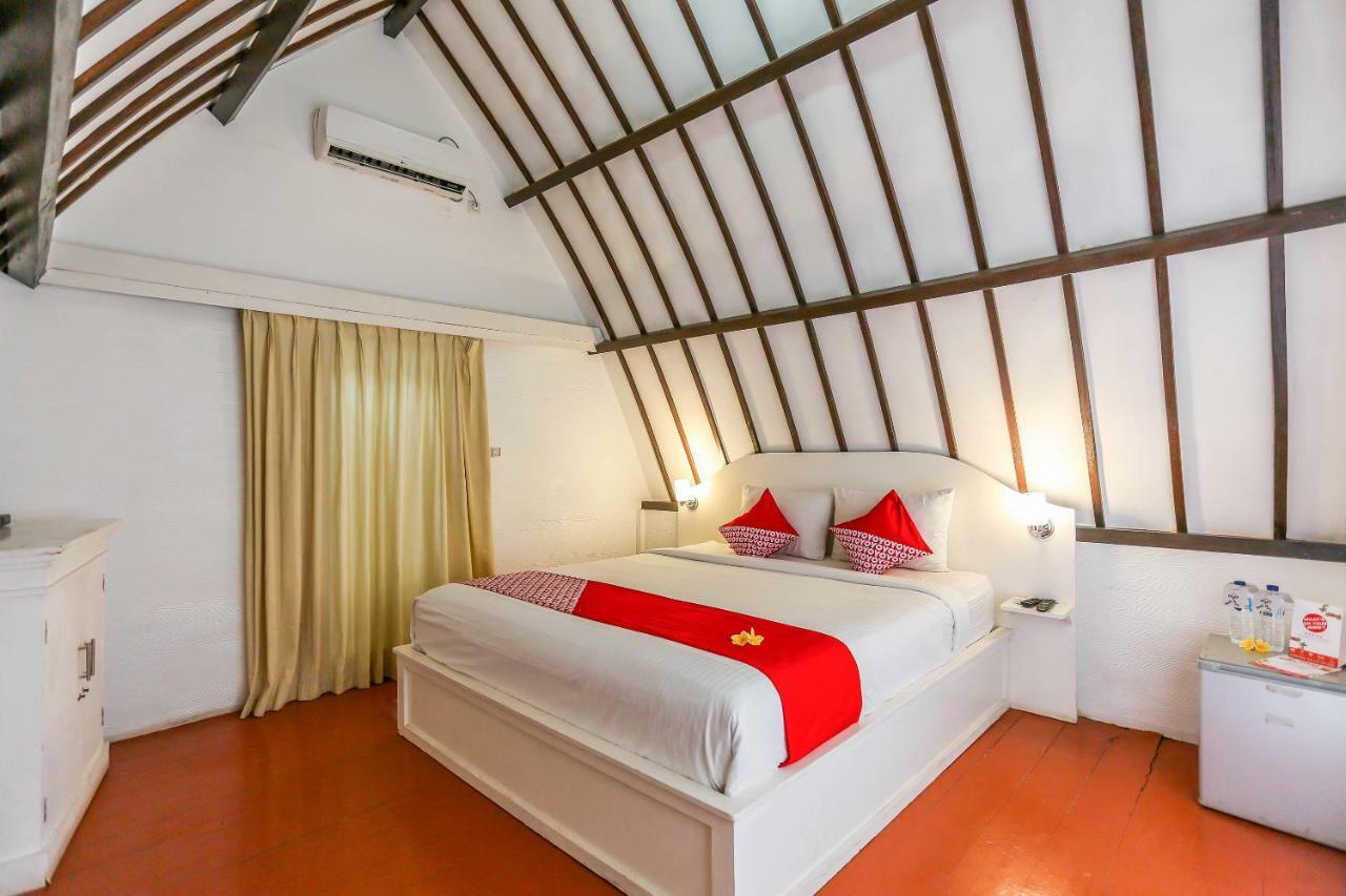 Oyo 1544 Ozzy Cottage & Bungalow Gili Trawangan Exterior photo